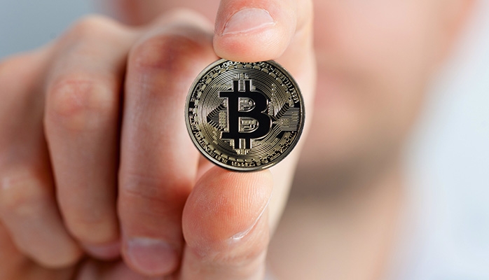 Bitcoin en chute libre : que signifie cette baisse de 55 % pour l’avenir des altcoins ?